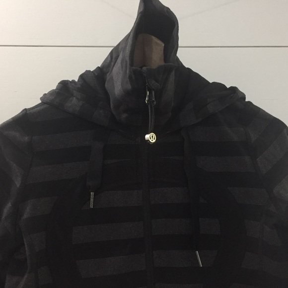 🛑 SOLD LULULEMON In Stride Zip Up Jacket - Picture 4 of 16